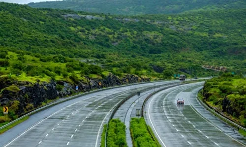 Pune-Mumbai Highway Image